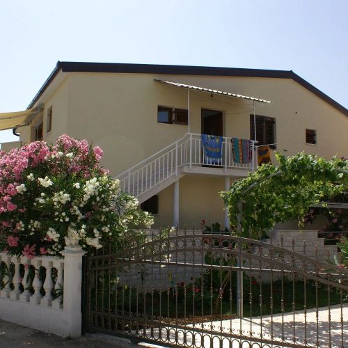 Apartments With Parking Space Rogoznica - 4218