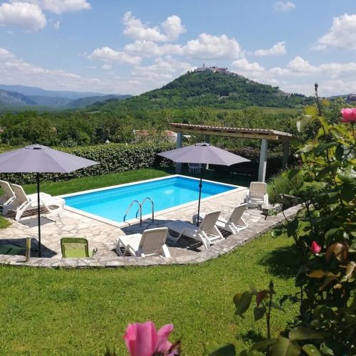 Apartments With Swimming Pool Motovun - Bataji, Central Istria - Središnja Istra - 7069 Motovun - Bataji
