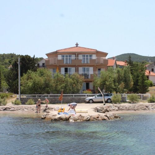 Apartments By The Sea Banj, Pašman - 8206 Banj