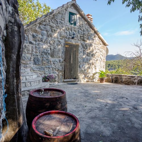 Apartments With Parking Space Gata, Omiš - 6033 Gata – Gata, Chorwacja
