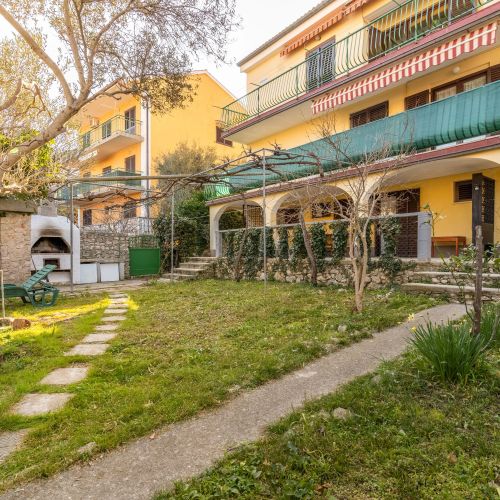 Apartments With Parking Space Mali Lošinj - 12551
