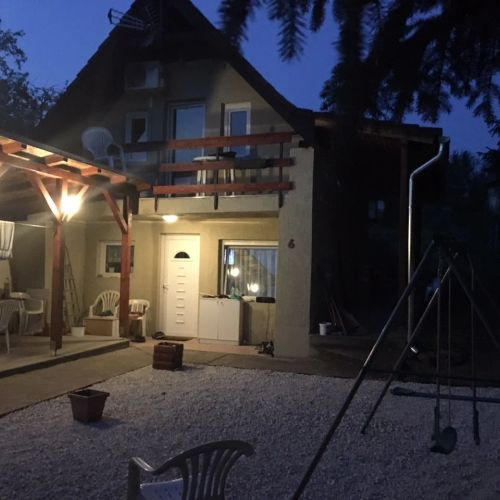 Pusztaszeri Apartmanház Alsóörs