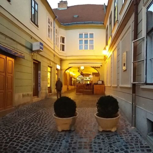 Marilyn City Center Apartman Pécs – Pecz, Węgry