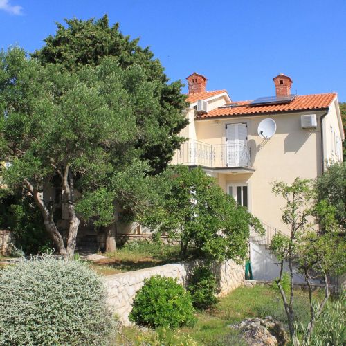 Apartments With Parking Space Nerezine, Lošinj - 2518 Nerezine