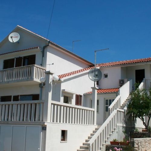 Apartmanok Parkolóhellyel Jezera Murter - 5079