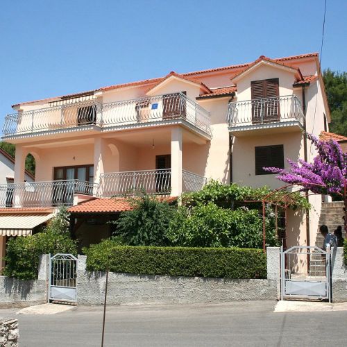 Apartments With Parking Space Vrboska, Hvar - 4634 Vrboska