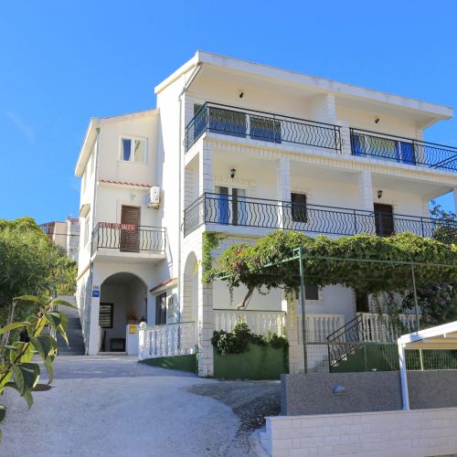 Apartments By The Sea Slatine, Čiovo - 9433 Slatine