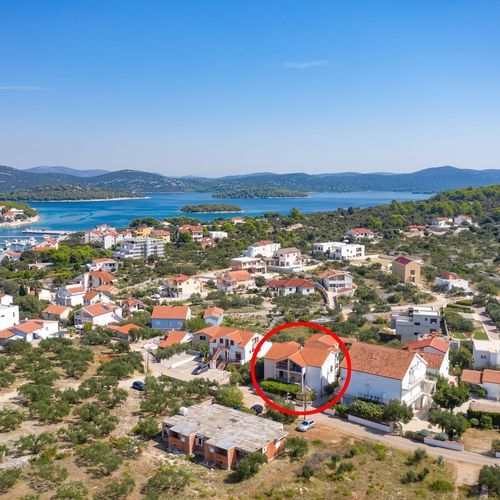 Apartmanok Parkolóhellyel Jezera, Murter - 5133 Jezera