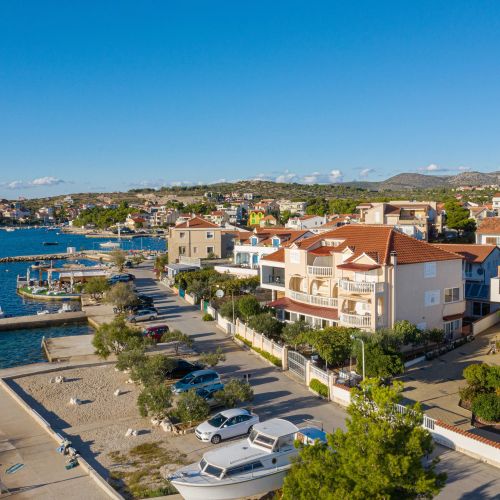 Apartments By The Sea Brodarica, Šibenik - 4194 Brodarica