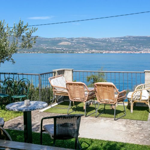 Apartments By The Sea Slatine, Čiovo - 7274 Slatine