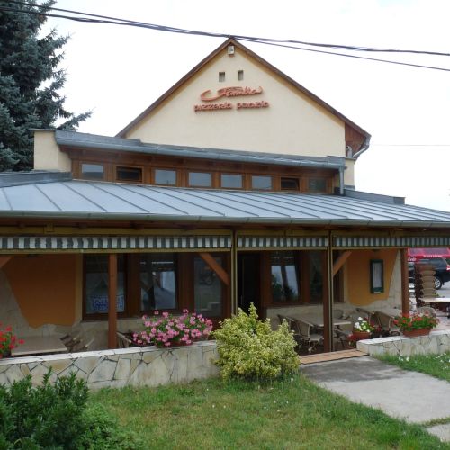 Família Pizzéria és Szálláshely Paks