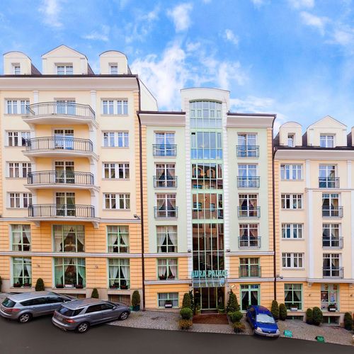 KARLSBAD GRANDE MADONNA Karlovy Vary