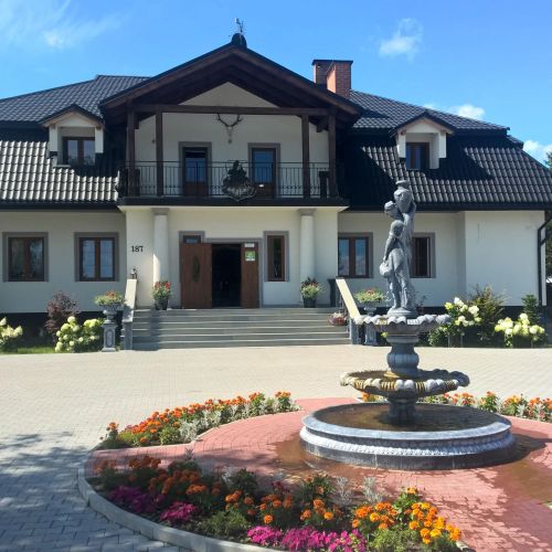 Restauracja - Noclegi Dwór Szlachecki Biedaczów – Żołynia, Polska