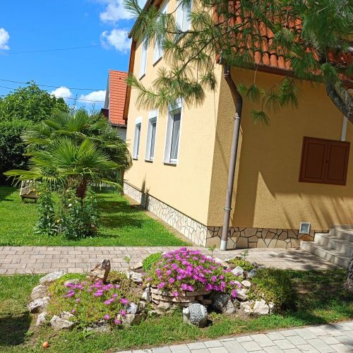 MeLuis Nyaraló Balatonkeresztúr – Balatonkeresztúr, Ungaria