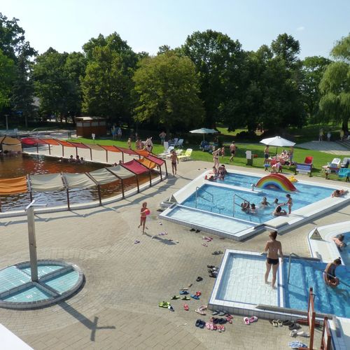 Strandfürdő és Kemping Faház Törökszentmiklós