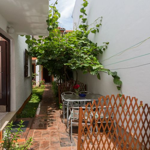 Apartments With Parking Space Poreč - 7137