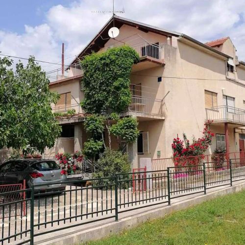 Apartments With Parking Space Pirovac, Šibenik - 14637 Pirovac