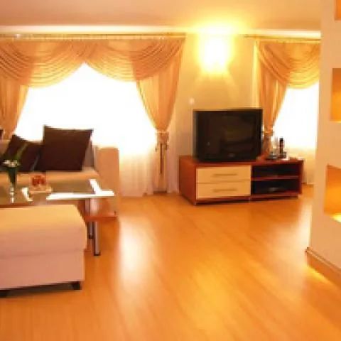 MOTEL ZA  MIEDZĄ  5 domków góralskich Kępno
