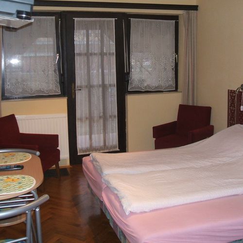 Apartman s terasou s manželskou postelí s 1 ložnicí na přízemí