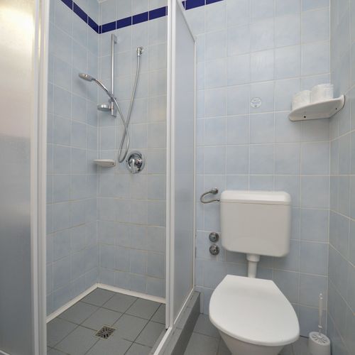 Apartament family cu baie cu 2 camere pentru 4 pers.