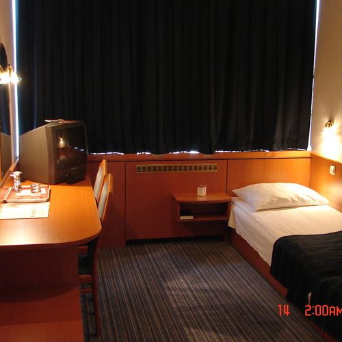 Camera twin economy cu baie