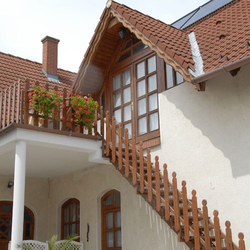 Apartament cu balcon cu vedere spre grădină cu 3 camere pentru 6 pers. (se poate solicita pat suplimentar)