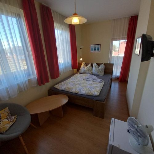 Camera dubla la etaj cu balcon