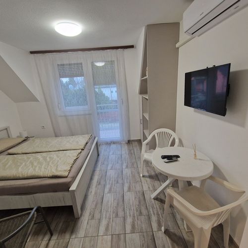 Apartament la etaj cu balcon cu 1 camera pentru 2 pers.