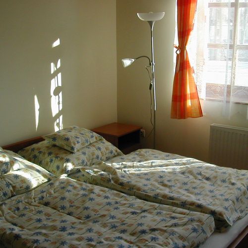 Apartament 4-osobowy na parterze z widokiem na dziedziniec z 1 pomieszczeniem sypialnianym (możliwa dostawka)
