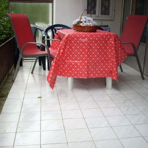 Apartament la parter cu grădină cu 1 camera pentru 4 pers.