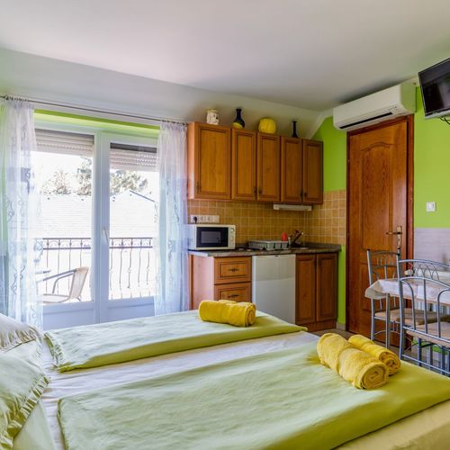 Apartament cu balcon cu panoramă cu 1 camera pentru 2 pers. (se poate solicita pat suplimentar)
