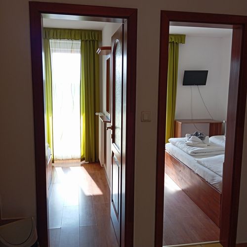 Apartament 4-osobowy Classic z tarasem z 2 pomieszczeniami sypialnianymi (możliwa dostawka)
