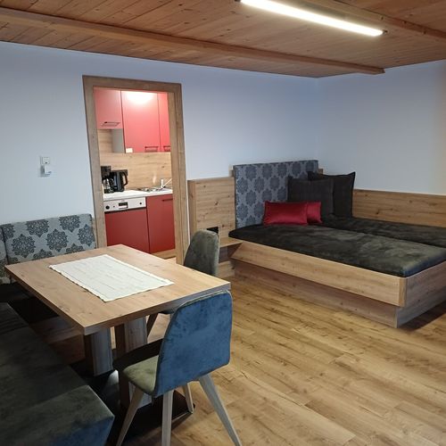 Apartament 4-osobowy na poddaszu z widokiem na góry z 2 pomieszczeniami sypialnianymi