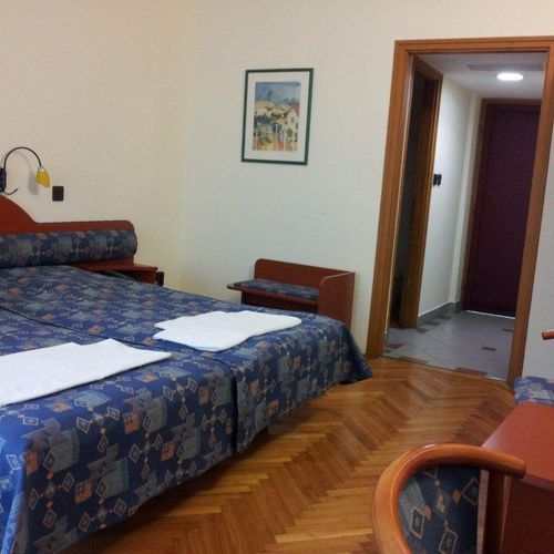 Camera twin standard se află în aripa nouă. (se poate solicita pat suplimentar)