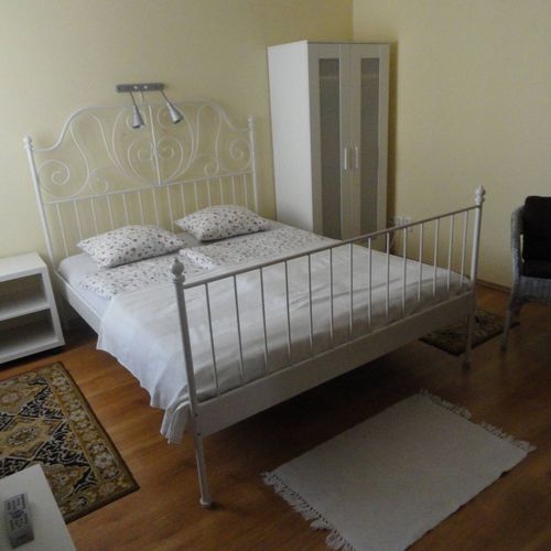 Apartament classic la parter cu 2 camere pentru 4 pers. (se poate solicita pat suplimentar)