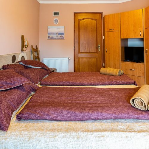 Apartament gold cu balcon cu 1 camera pentru 2 pers. (se poate solicita pat suplimentar)