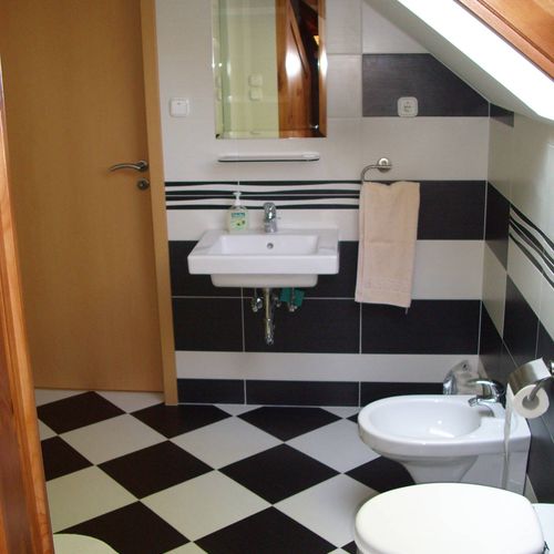 Apartament studio cu balcon cu 2 camere pentru 4 pers.