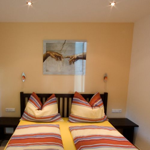 Apartament confort la parter cu 2 camere pentru 4 pers.