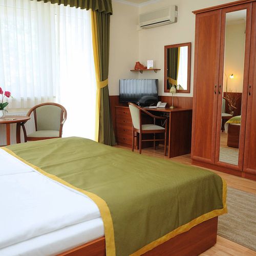 Apartament 3-osobowy Deluxe z balkonem z 1 pomieszczeniem sypialnianym (możliwa dostawka)