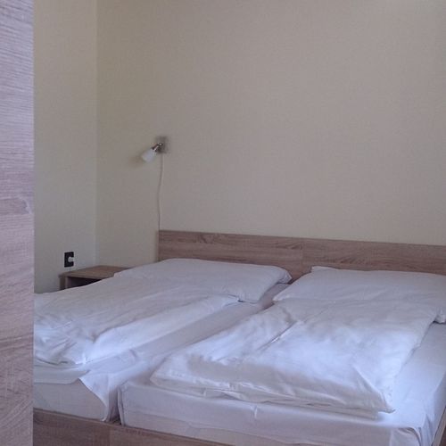 Apartament cu baie cu vedere spre grădină cu 2 camere pentru 4 pers.