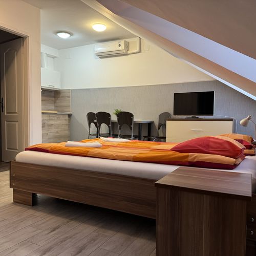 Apartman s klimatizací pro 4 os. s 1 ložnicí v podkroví