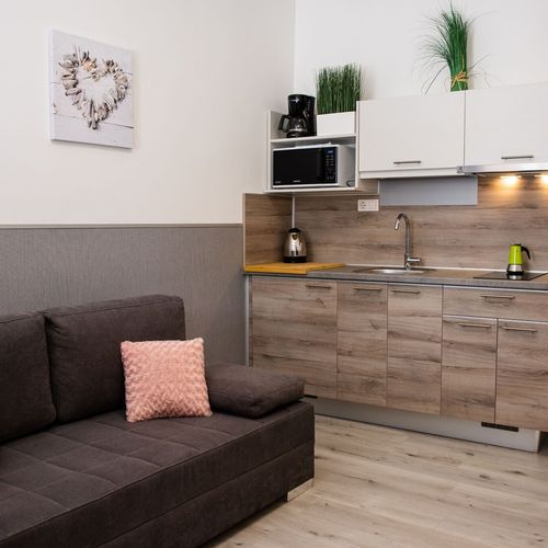 Apartman s klimatizací s privátní koupelnou mimo apartmán pro 4 os. se 2 ložnicemi