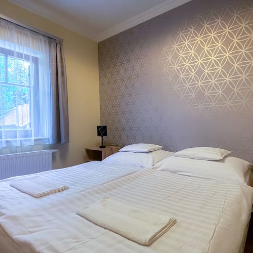 Apartman pro 4 os. se 2 ložnicemi na poschodí na přízemí