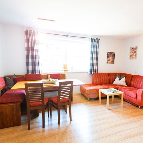 Apartament 6-osobowy na piętrze Family z 3 pomieszczeniami sypialnianymi (możliwa dostawka)