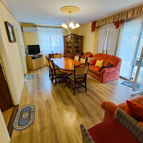 Apartament family la parter cu 3 camere pentru 6 pers. (se poate solicita pat suplimentar)