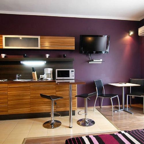 Apartament design la parter cu 1 camera pentru 2 pers.