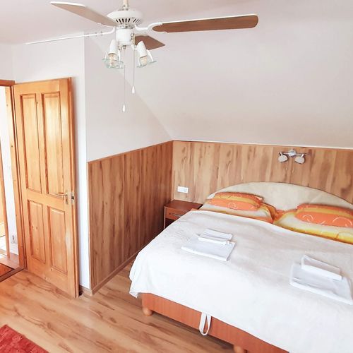 Apartament 4-osobowy na piętrze Przyjazny podróżom rodzinnym z 2 pomieszczeniami sypialnianymi