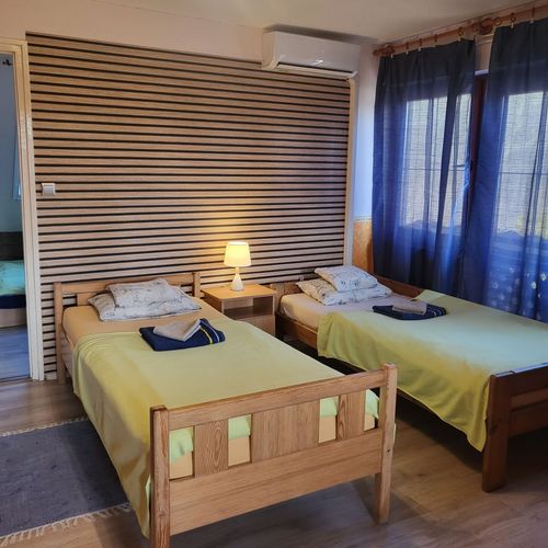 Apartament 4-osobowy na poddaszu z balkonem z 1 pomieszczeniem sypialnianym
