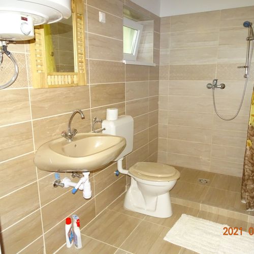 Apartament family la parter cu 3 camere pentru 6 pers.