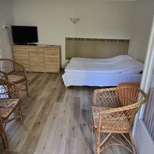 Apartament la parter cu 2 camere pentru 4 pers.